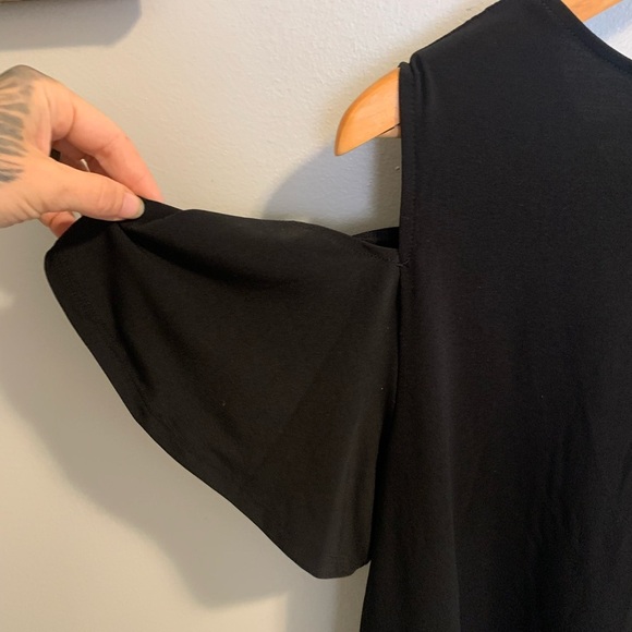 Chico's Black Cold Shoulder Top - Size 2 - Picture 2 of 8